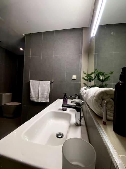 Luxurious Golf & Sea View Beach Apartment With Pool Access - Tamourrit, Taghazout Bay エクステリア 写真